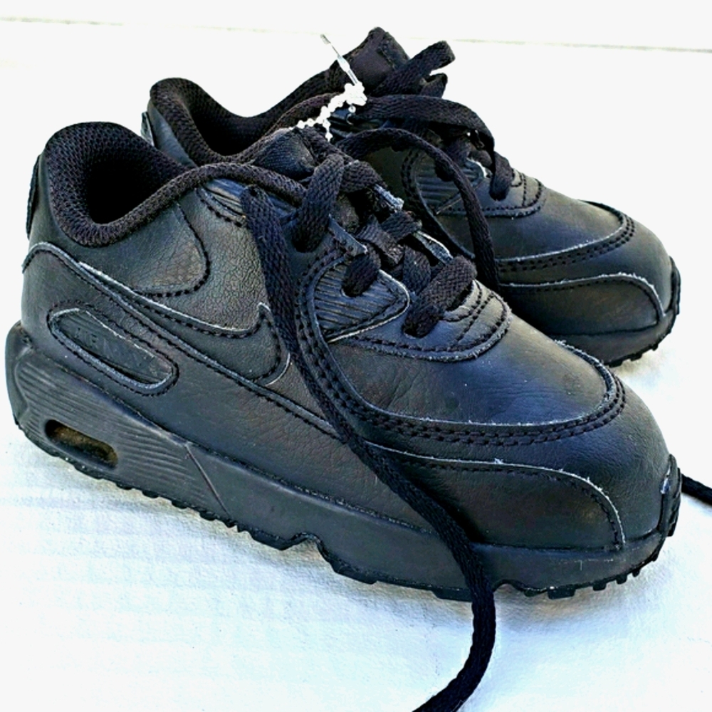TINY BLACK NIKE AIR MAX